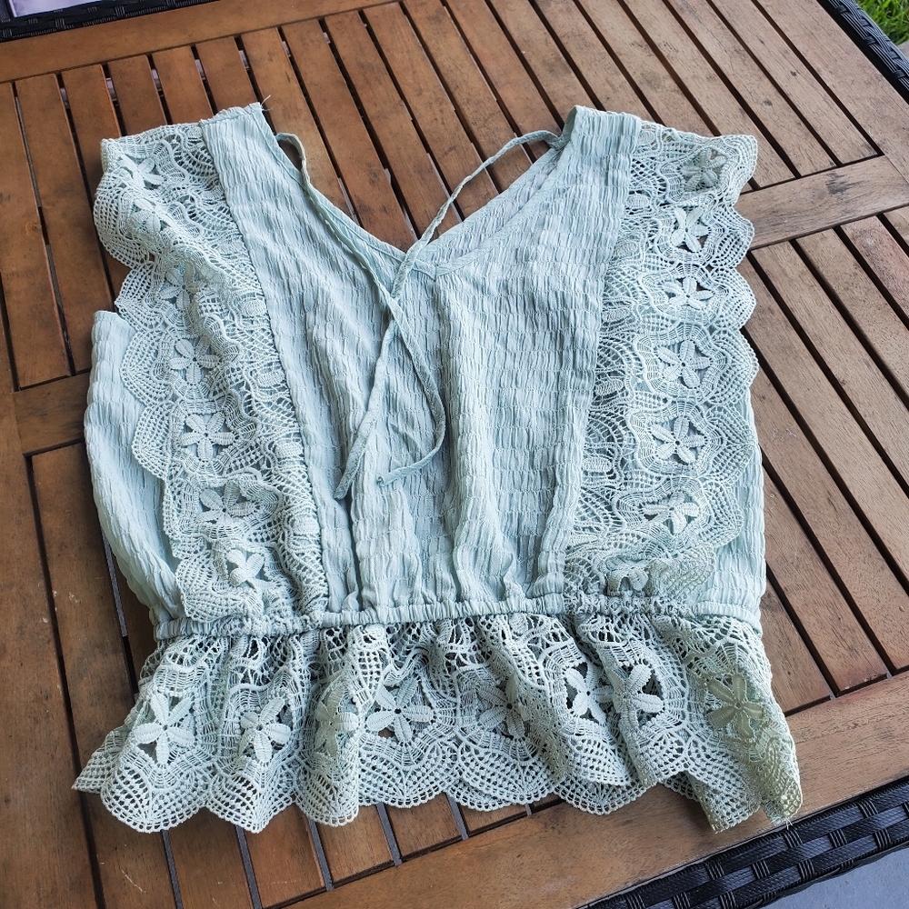 Soft‎ Mint Green Lace-Trimmed Top – Feminine and Stylish
